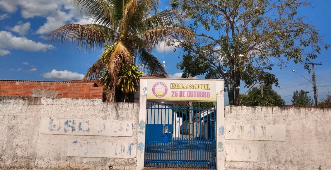 E. E. 25 de outubro-Por Thais Rezende