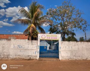 E. E. 25 de outubro-Por Thais Rezende