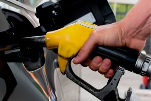 O governo do Rio de Janeiro aciona o procon com medida para abaixar o preço da gasolina