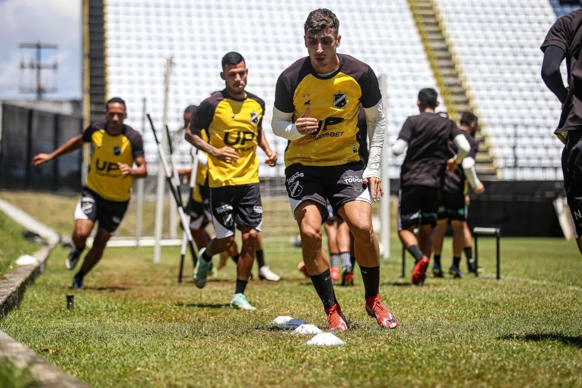 Futebol Ao Vivo: ABC recebe o Paysandu neste sábado e pode conquistar acesso à Série B. Foto: Facebook ABC