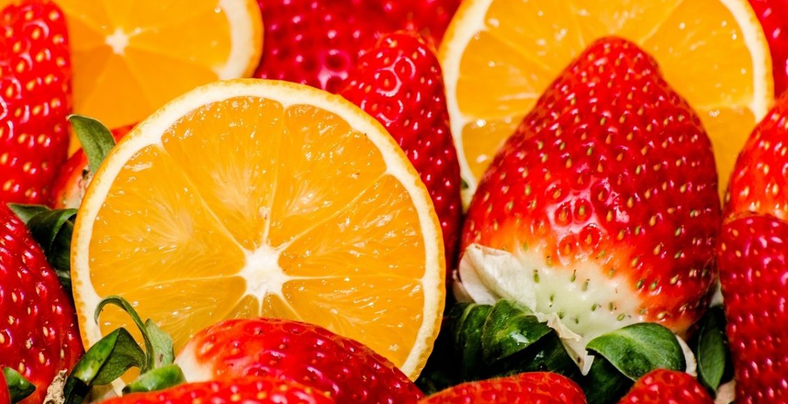 4 Maneiras diferentes de como plantar morango e laranja no fundo de casa, dicas super fáceis e rápidas - Foto: Canva Pro