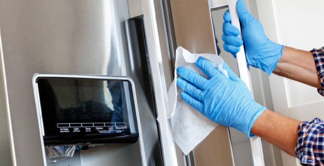 Como limpar geladeira: passo a passo para deixar o seu eletrodoméstico como novo (Foto: Canva Pro)