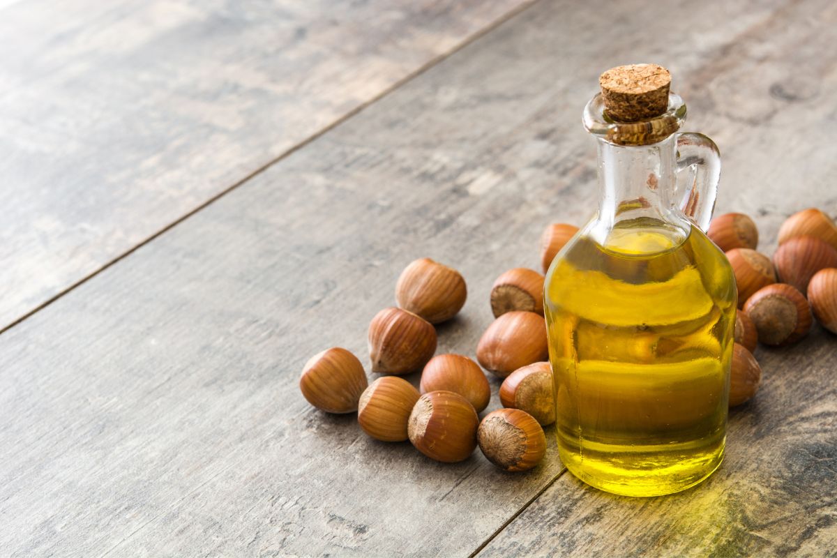 Benefícios do óleo de avelã: confira 3 principais motivos para usar esse produto! - Fonte: Canva
