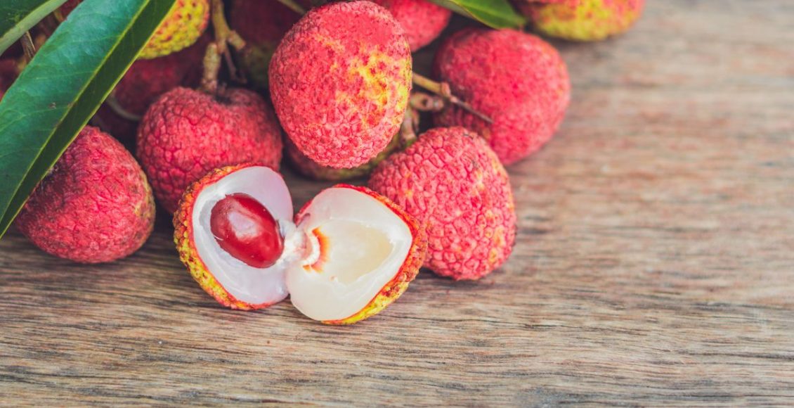 Benefícios da lichia: confira 4 motivos para incluir essa fruta na sua alimentação! - Fonte: Canva