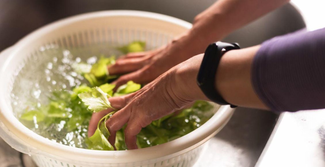 Como higienizar hortaliças antes de armazenar: aprenda e não erre mais. Foto: Canva