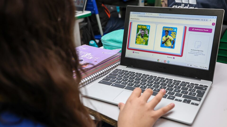 Álbum da Copa aumenta tempo de leitura nas escolas, diz Seduc. Imagem: Gilberto Marques/Governo de SP
