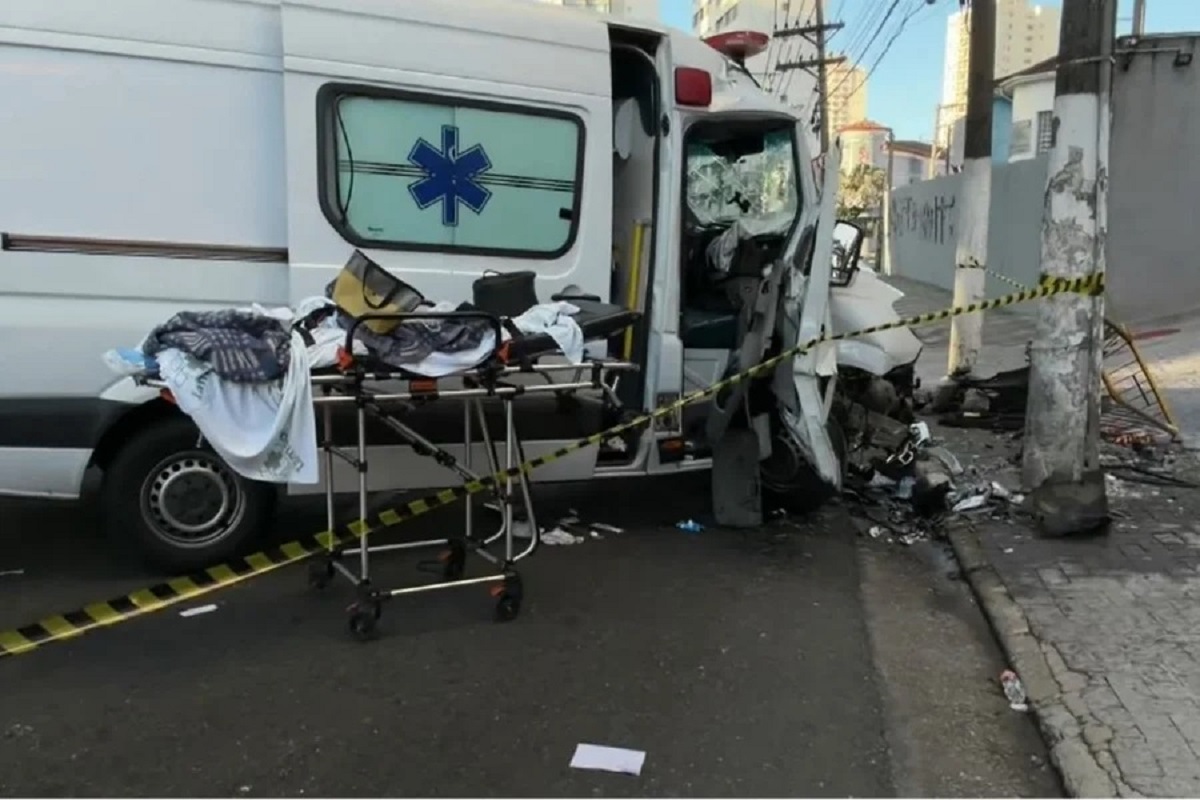 Polícia investiga acidente com ambulância que matou idosa em SP. Imagem: Reprodulção TV Globo Polícia investiga acidente com ambulância que matou idosa em SP. Imagem: Reprodulção TV Globo