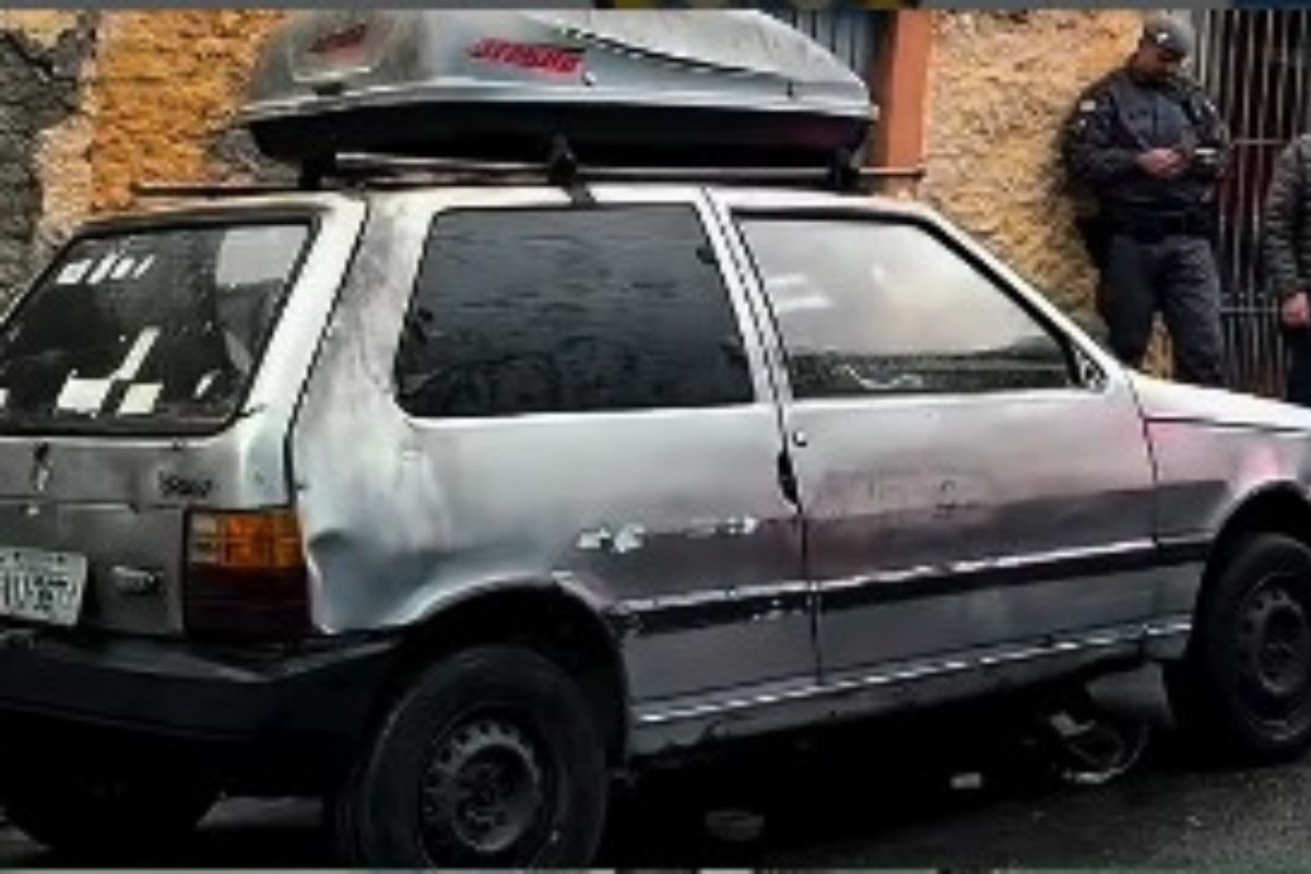 Carros abandonados desafiam moradores em São Paulo. Imagem: Prefeitura de SP
