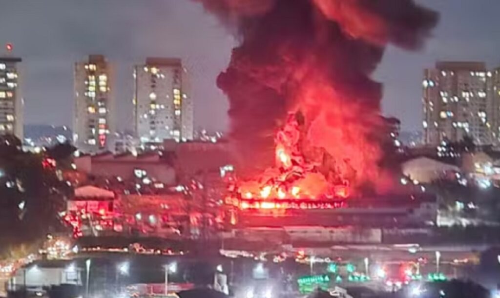 Incêndio em Guarulhos dura quase 24 horas e termina sem feridos. Imagem: Reprodução