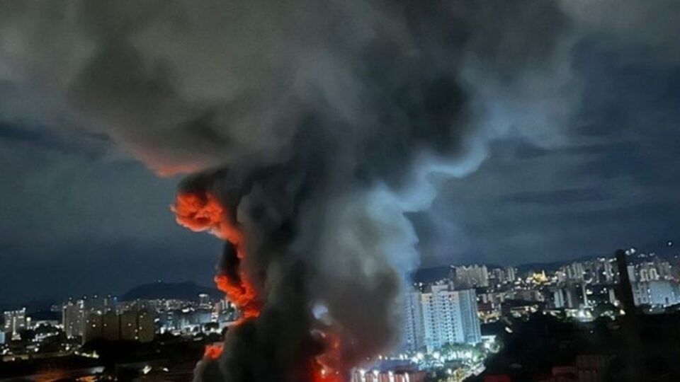 O que causou incêndio em autopeças na Lapa nesta madrugada. Imagem: Reprodução