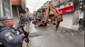 Paraisópolis: PM retira lombadas irregulares após ação contra tráfico. Imagem: Divulgação Polícia Militar