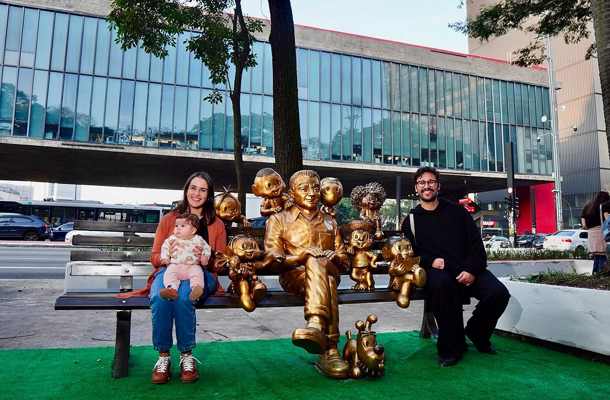 Mauricio de Sousa é eternizado com banco de bronze em SP
