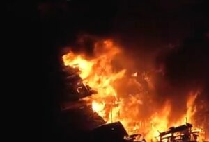 URGENTE: Incêndio em Paraisópolis destroi mais de 50 casas. Imagem: Reprodução TV Globo