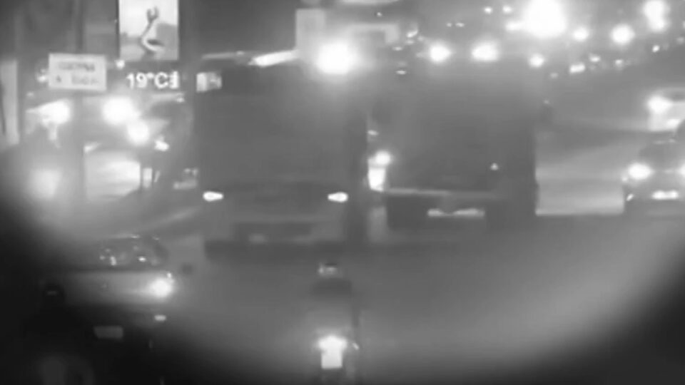 Racha entre caminhões deixa bebê de 4 meses ferido em SP. Imagem: Reprodução