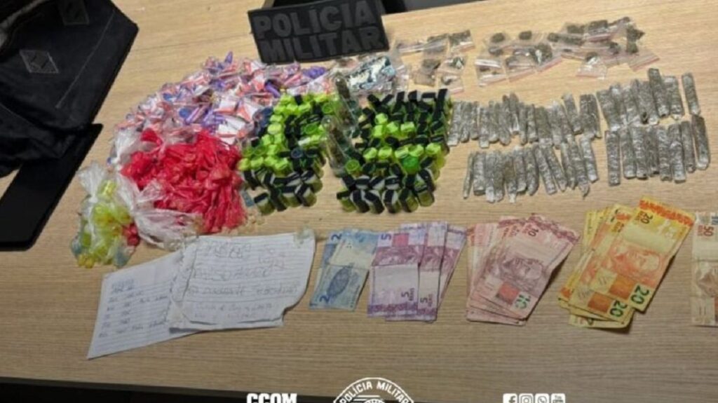 Ação da PM contra tráfico de drogas prende 4 em SP. Imagem: Divulgação PM