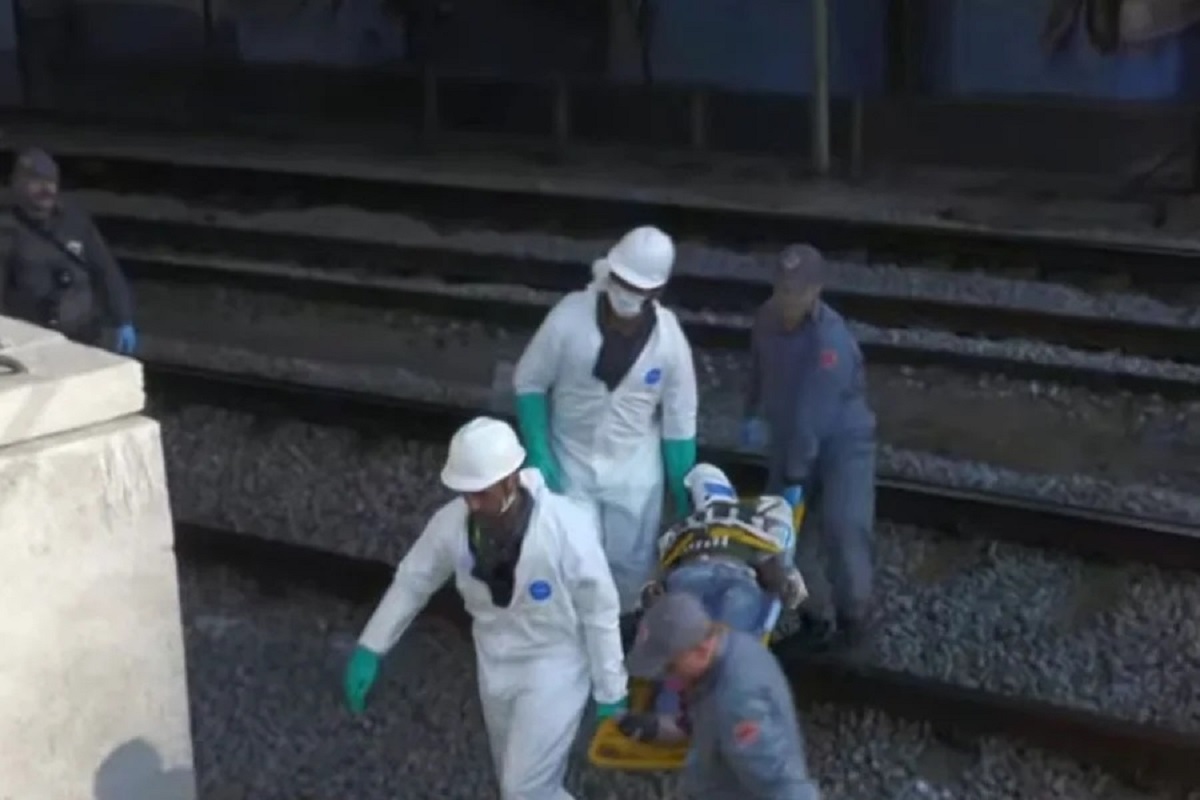 Suspeito de roubo foge, é atropelado por trem em sobrevive; veja como foi. Imagem: Reprodução