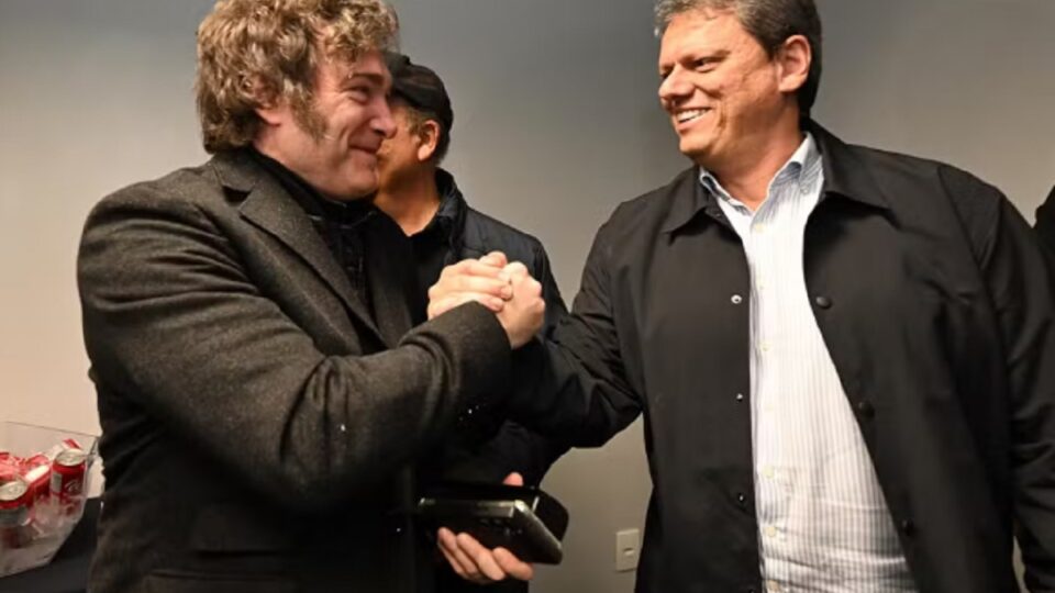 Milei estará com Tarcisio e Nunes antes de convenção em SP. Imagem: Eduardo Valente/PL