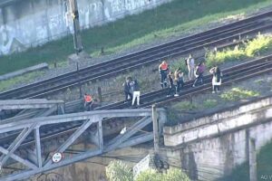 Linhas de trem de nova concessão têm manhã de caos em SP. Imagem: Reprodução TV Globo