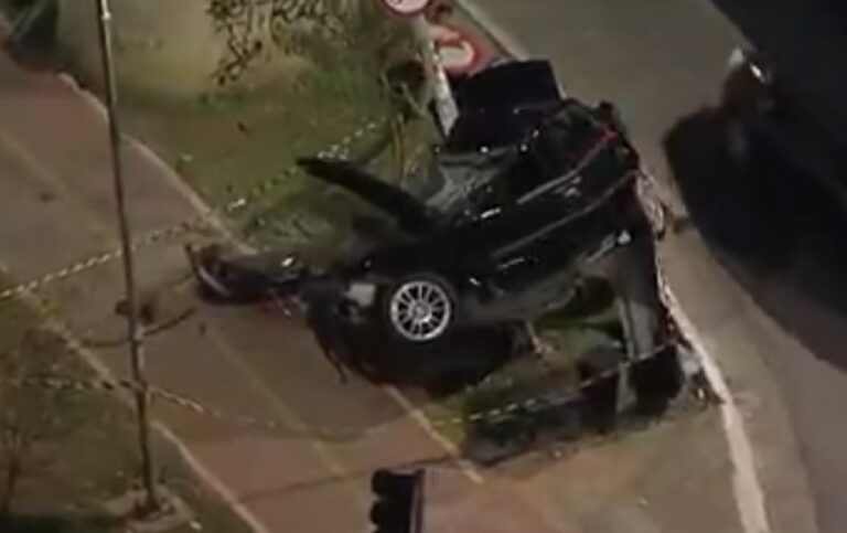 Dois acidentes de carro deixam feridos nesta madrugada em SP