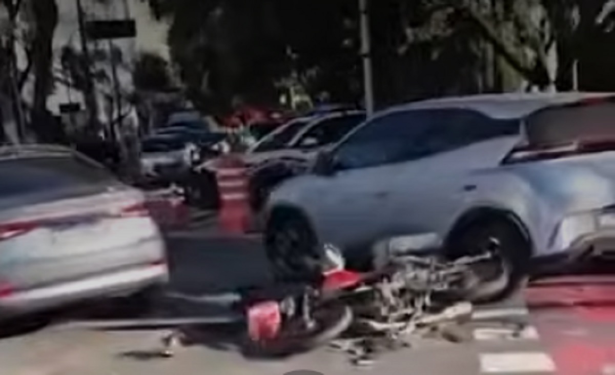 Acidente com carro da prefeitura fere 3 em SP; veja como foi. Imagem: Reprodução