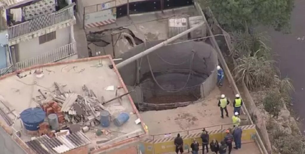 Cratera em Osasco: como ficam as famílias das casas afetadas. Imagem: Reprodução TV Globo