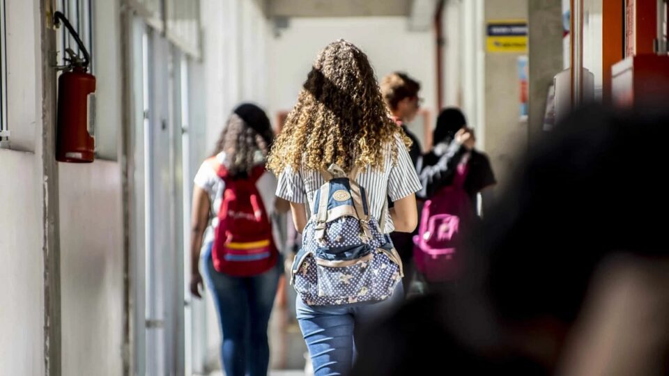 Em SP, 3.308 escolas preparam alunos para intercâmbio. Imagem: Governo de SP