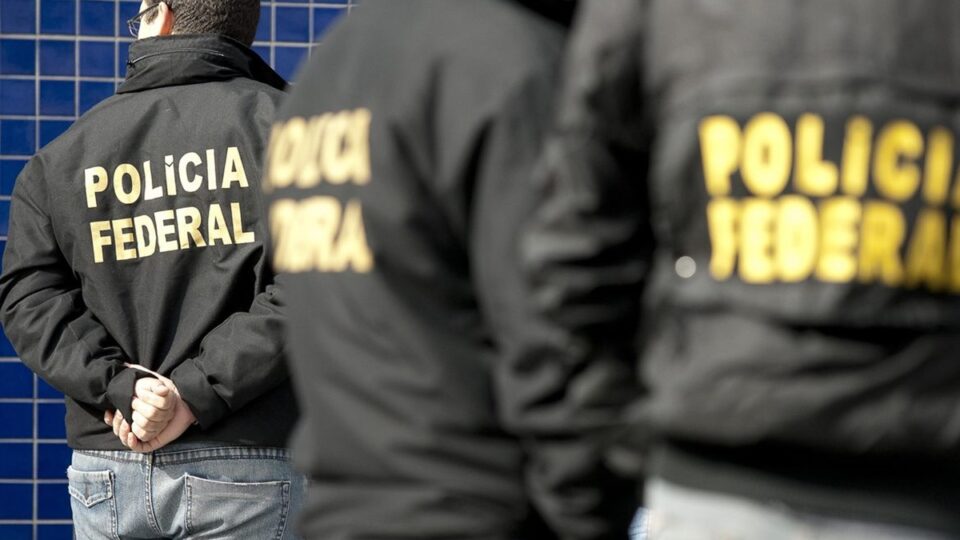 Agora: Polícia Federal troca tiros com traficantes no aeroporto de Guarulhos. Imagem: Marcelo Camargo/Agência Brasil