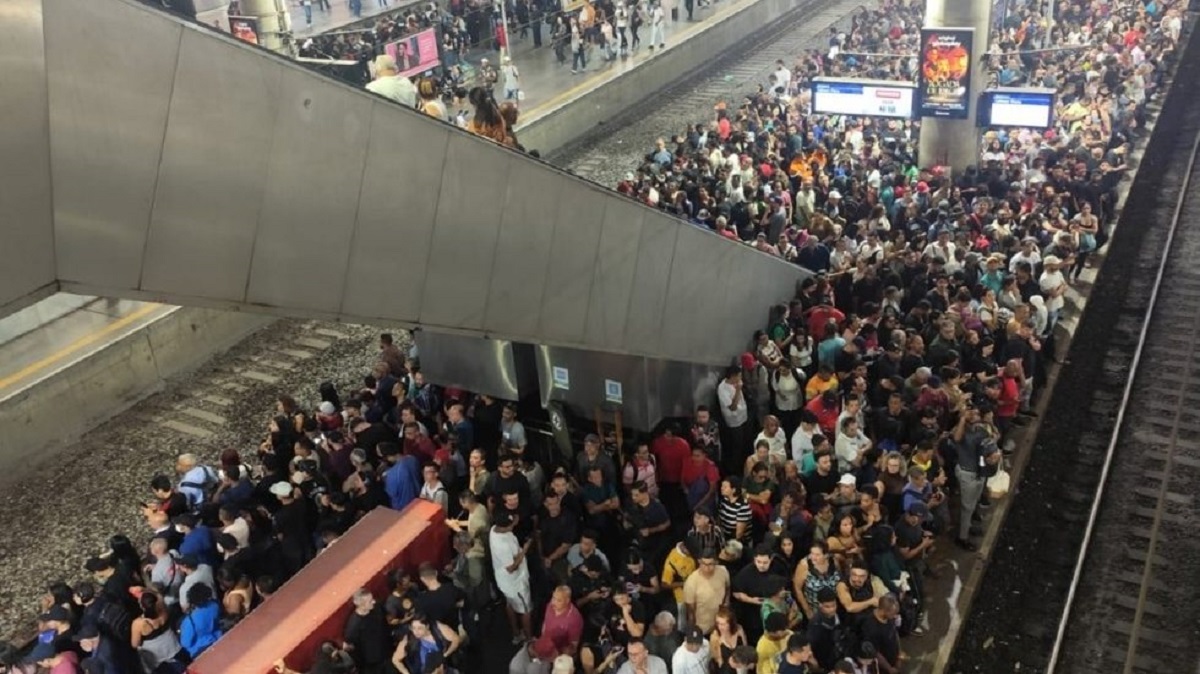 Trem em SP ainda é desafio para usuários, mesmo com nova concessão. Imagem: Redes sociais