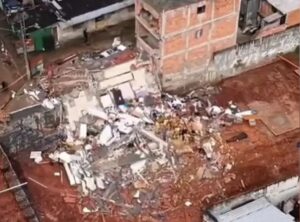 Desabamento de prédio deixa 20 desalojados. Imagem: Reprodução Viva ABC