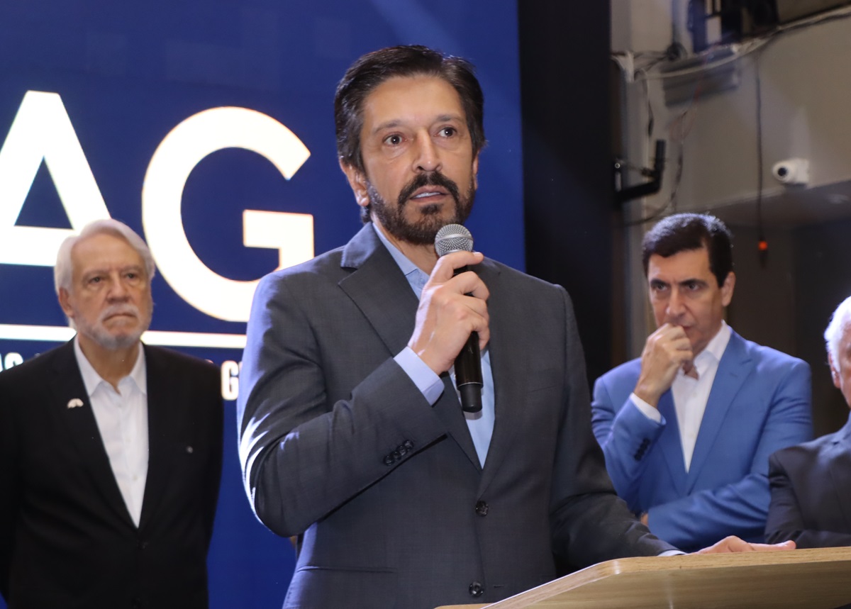 Crédito: SP anuncia R$ 3,6 bi para ônibus elétricos e saúde. Imagem: Renato Pinheiro/Prefeitura de São Paulo