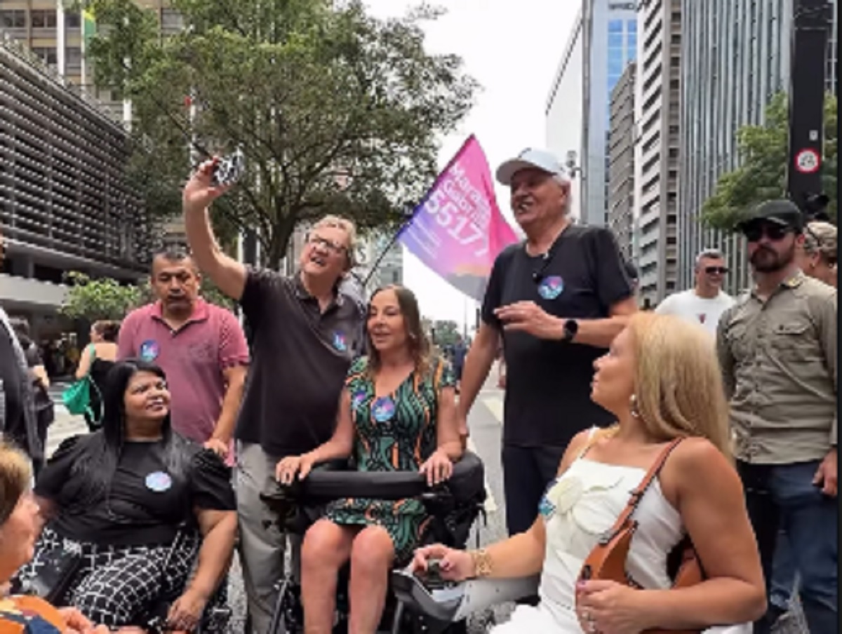 Avenida Paulista vive dia 'agitado' com shih tzus e políticos. Imagem: Reprodução Instagram