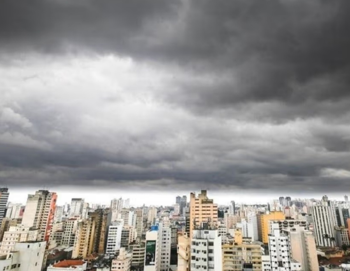 Gabinete de Crise seguirá ativado em SP após alerta climático