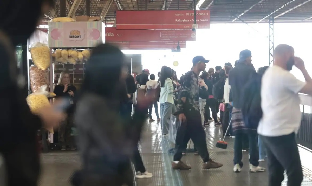 Greve da CPTM faz trânsito atingir 708 km de lentidão em São Paulo. Imagem: Paulo Pinto/Agência Brasil