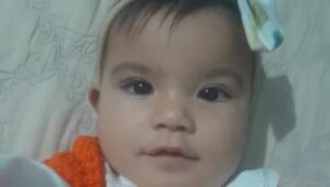Adeus, Isadora, aos 7 meses; família vê negligência médica. Imagem: Reprodução
