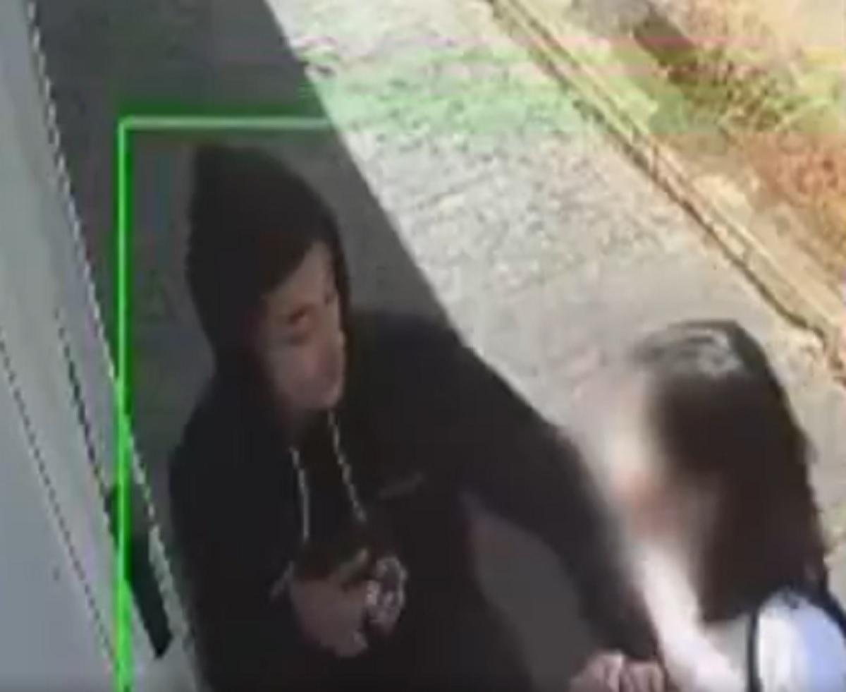Morumbi: polícia procura homem que roubou celular de mulher. Imagem: Reprodução