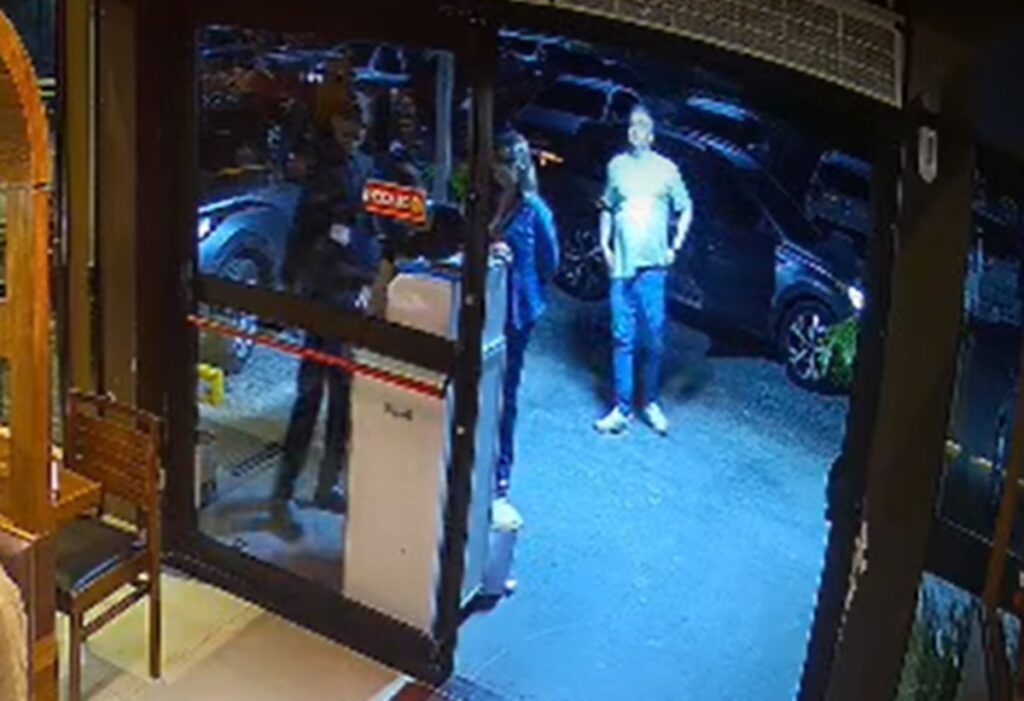 Perdeu a chave do carro no restaurante e bateu no garçom. Imagem: Reprodução Instagram