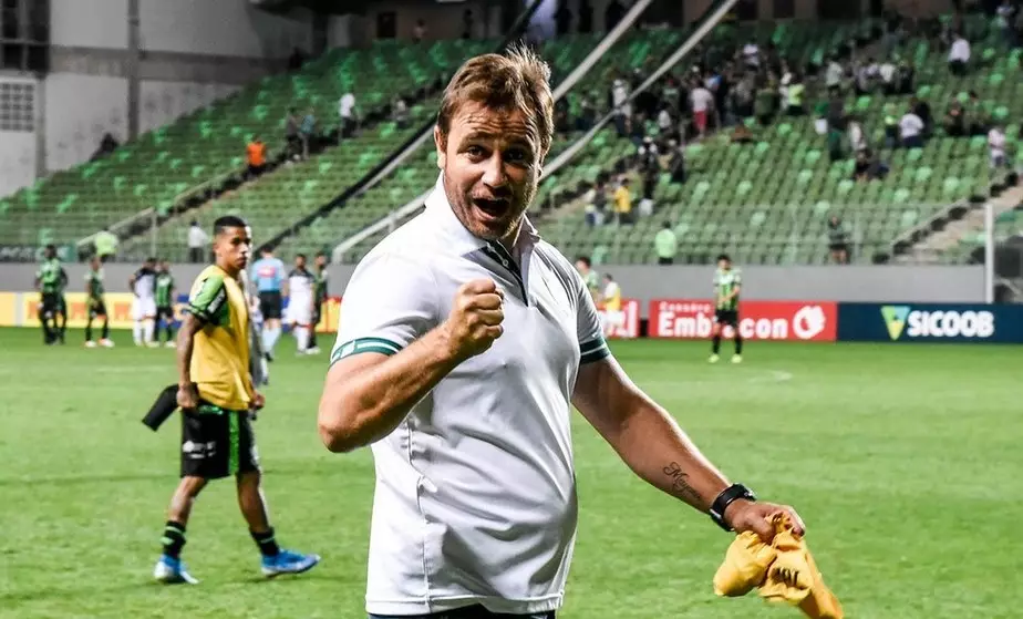 Conheça a carreira de Felipe Conceição, novo técnico do Cruzeiro para 2021