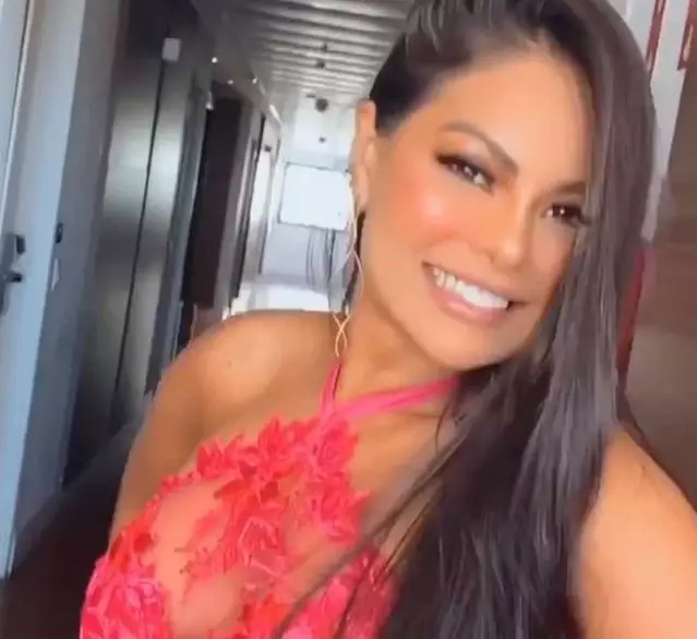 VOCALISTA DO CALCINHA PRETA Paulinha Abelha - Reprodução Instagram